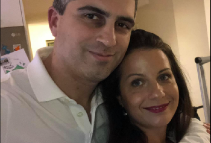 Τρυφερή αφιέρωση από τον Υπουργό Υποδομών για την ονομαστική γιορτή της συζύγου του