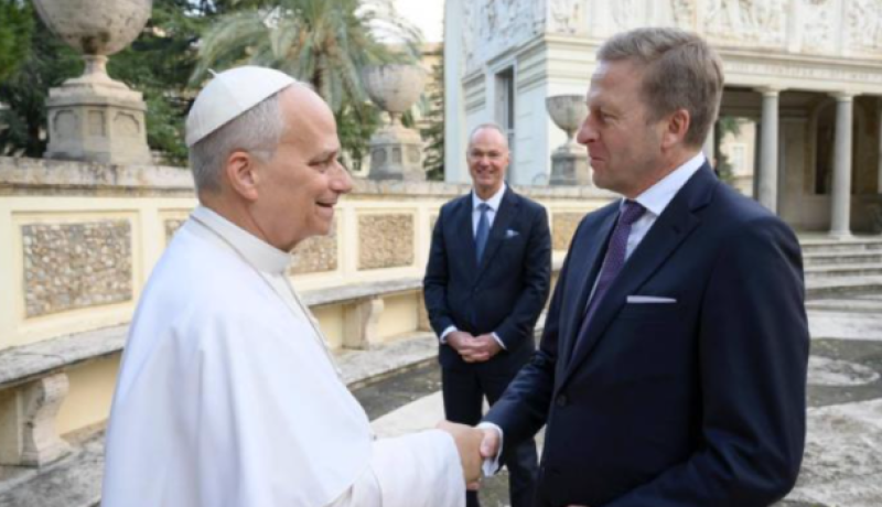 Αυτό είναι το νέο αυτοκίνητο του Πάπα - Ποιος του το έκανε δώρο, πόσο κοστίζει στην Ελλάδα