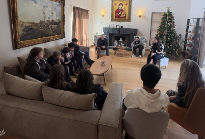 Κιβωτός του Κόσμου Καλαμάτας | Μια ζεστή συζήτηση του Περιφερειάρχη Δημήτρη Πτωχού με τα παιδιά της δομής για τα όνειρα, τους στόχους και το αύριο