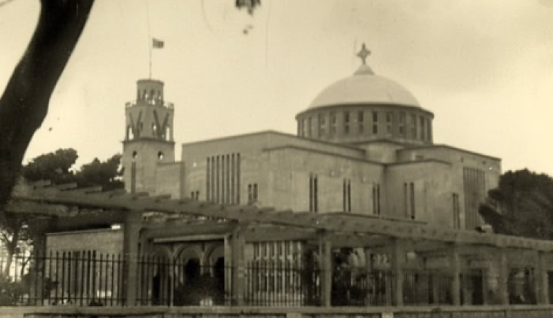 Το γράμμα “V” στο καμπαναριό του Αποστόλου Παύλου: Η ιστορία πίσω από το σύμβολο της Κατοχής στην Κόρινθο