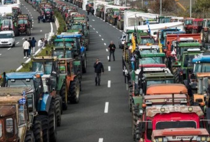 Ολοκληρωμένο πακέτο στήριξης για τον πρωτογενή τομέα ανακοίνωσε η κυβέρνηση – Όλα τα μέτρα για ρεύμα, πετρέλαιο, αποζημιώσεις και επενδύσεις