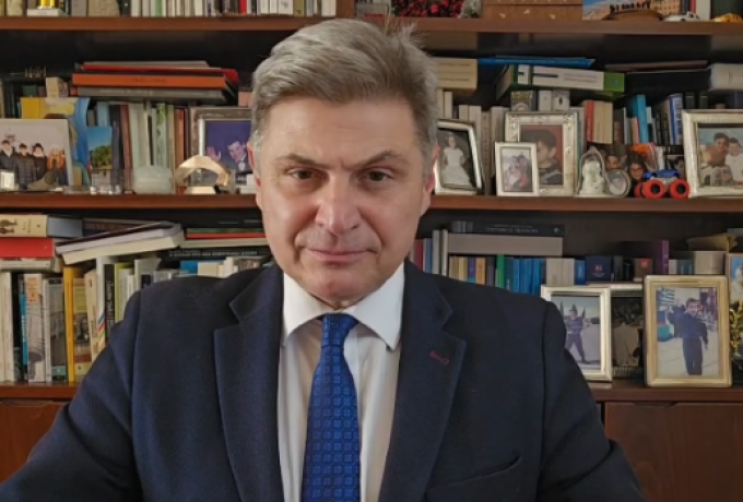 Νικόλας Φαραντούρης: Δεν παραδίδει την έδρα του 