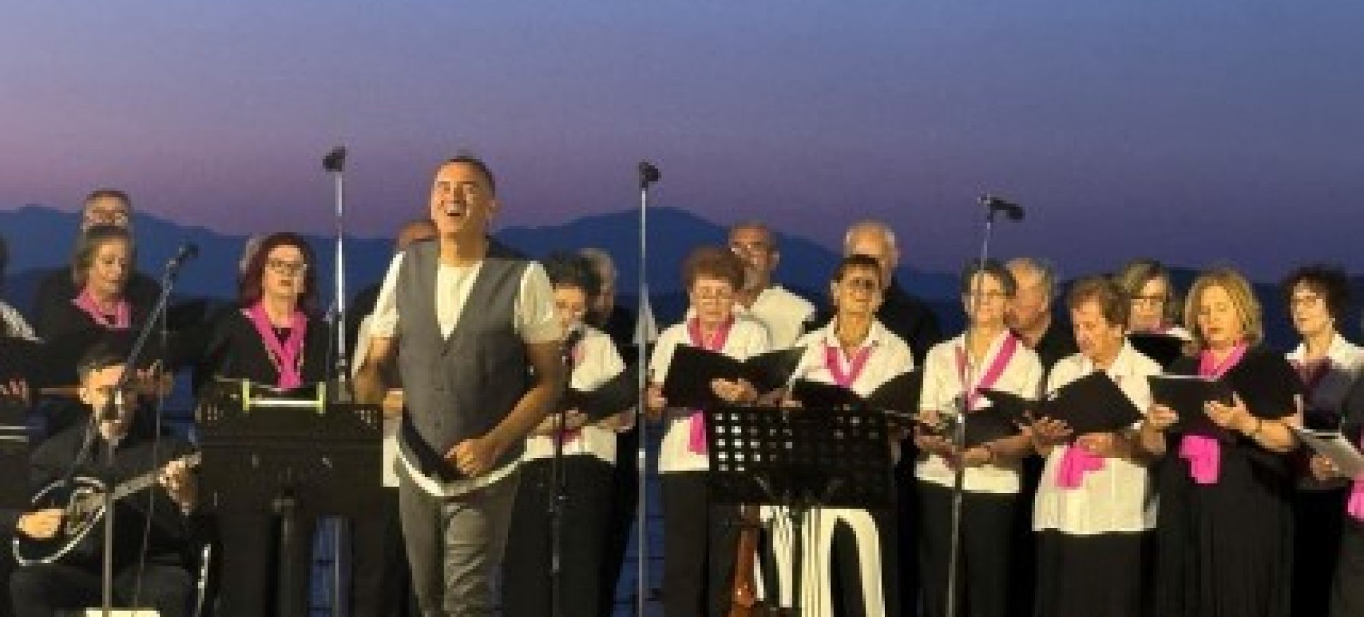 «Άντε να λύσουμε, να ξεκινήσουμε» – Μουσική εκδήλωση με τα ΚΑΠΗ στο Δημοτικό Θέατρο Κορίνθου