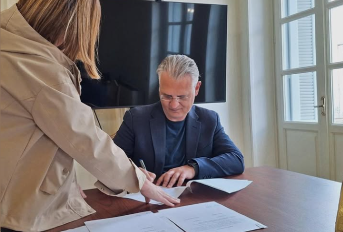 Δημήτρης Πτωχός: 8 εκατ. ευρώ για νέες και σύγχρονες σχολικές υποδομές στην Πελοπόννησο – «Επενδύουμε στην παιδεία, χτίζουμε το μέλλον των παιδιών μας»