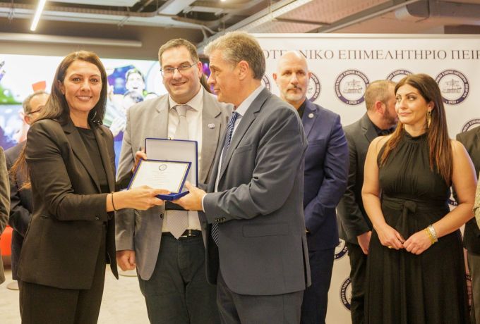 Παρόν στην ετήσια εκδήλωση του Βιοτεχνικού Επιμελητηρίου Πειραιά ο Πρόεδρος του Επιμελητηρίου Κορινθίας