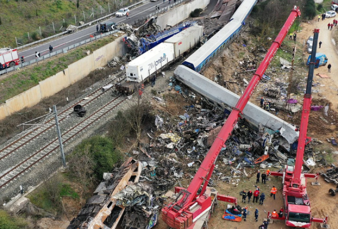 Τα Τέμπη δεν είναι απλώς ένα σημείο στον χάρτη. Είναι ένα τραύμα ανοιχτό.