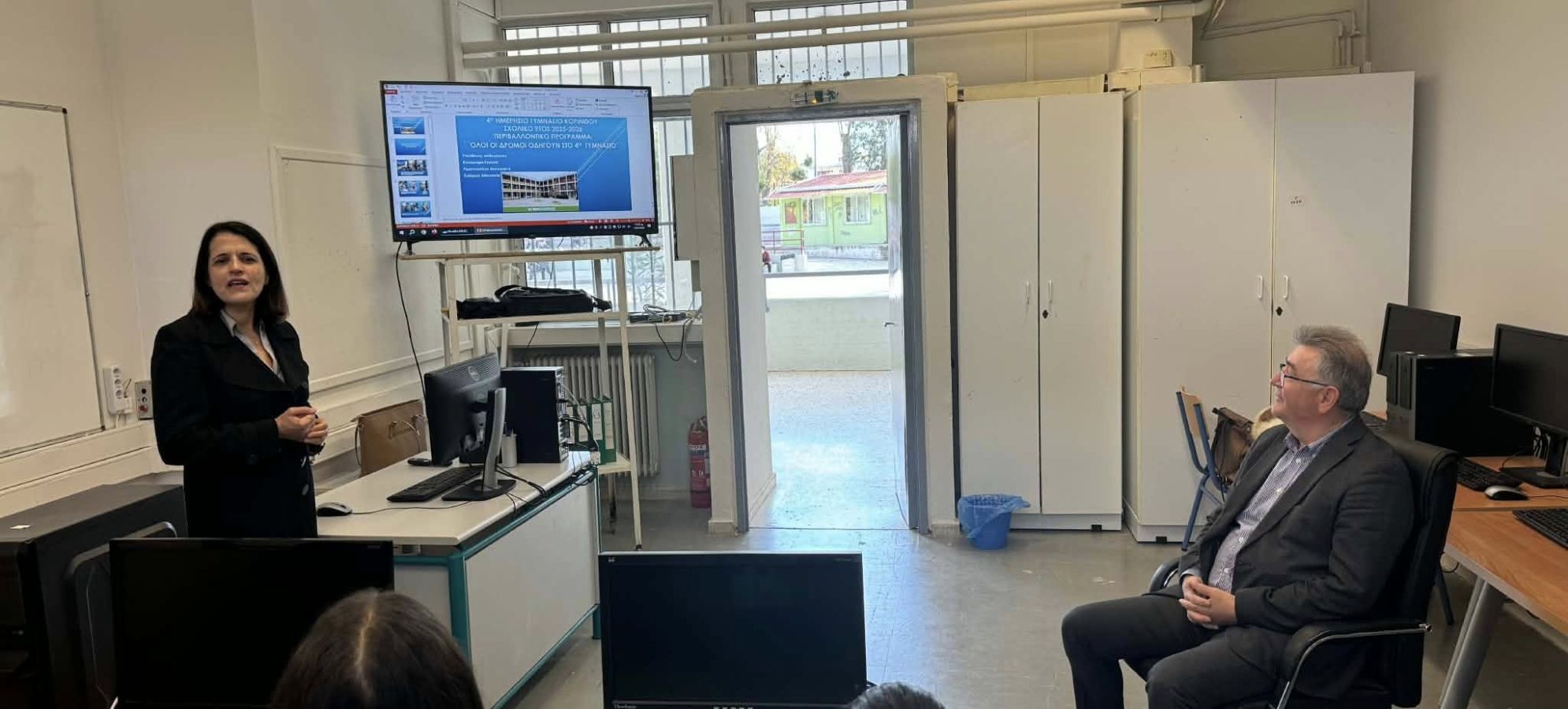 Επίσκεψη του Δημάρχου Κορινθίων στο 4ο Γυμνάσιο Κορίνθου – Διάλογος με μαθητές για τα προβλήματα της γειτονιάς και δράσεις κατά του bullying