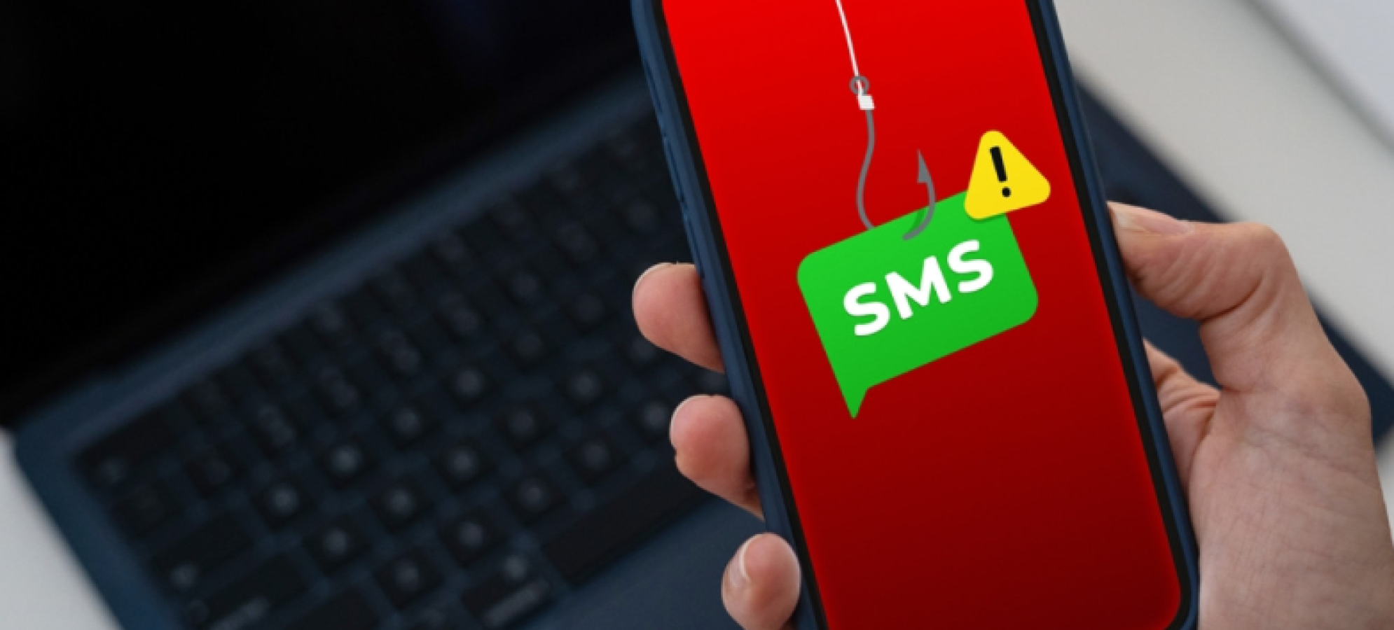 ΕΛ.ΑΣ.: Προσοχή σε παραπλανητικά SMS για δήθεν τροχαίες παραβάσεις – Τι πρέπει να κάνουν οι πολίτες