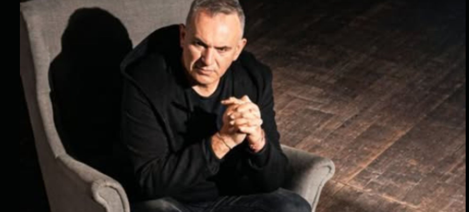 Μάκης Ψαραδέλλης: Συγκλονίζει το νέο τραγούδι «Απάντησε μου μαμά» – Από τα γυρίσματα του βιντεοκλίπ