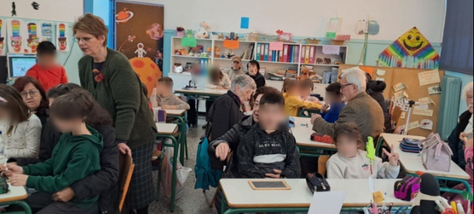 1ο Δημοτικό Σχολείο Λουτρακίου: Μια ξεχωριστή γιορτή αγάπης και μάθησης με παππούδες και γιαγιάδες