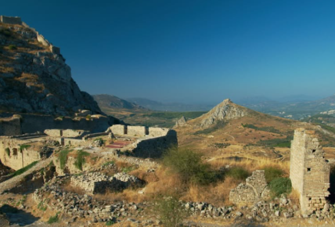 Απογευματινός περίπατος στον Ακροκόρινθο – Πεντεσκούφι από τον Ελληνικό Ορειβατικό Σύλλογο Κορίνθου