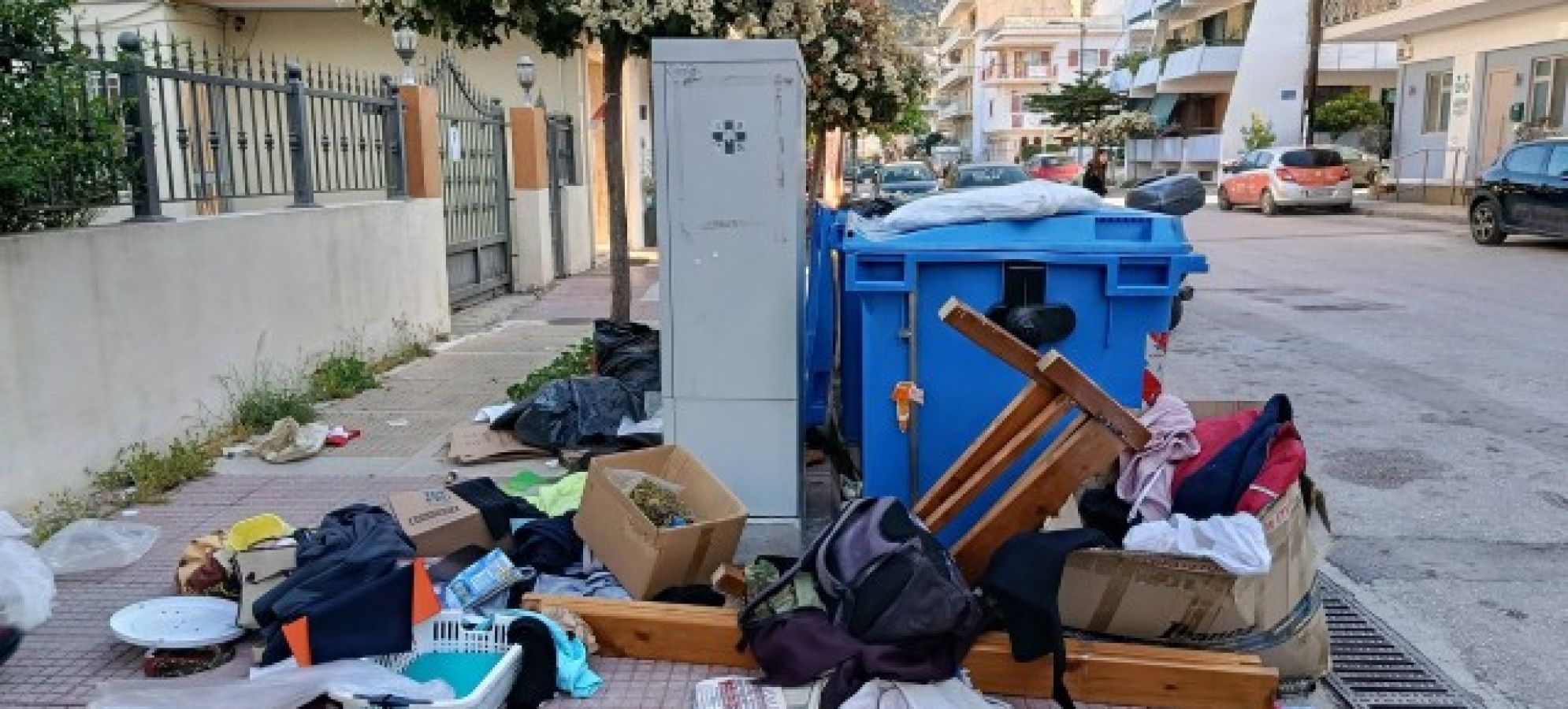 Λουτράκι: Εικόνες εγκατάλειψης με ογκώδη απορρίμματα – Παρέμβαση του Αντιδημάρχου Καθαριότητας