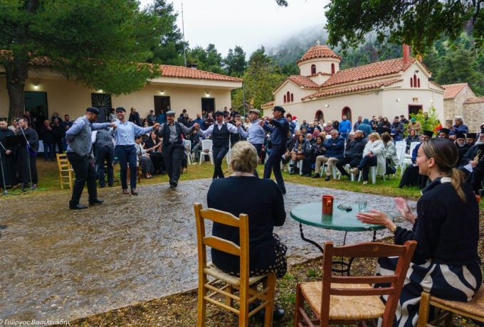 Από την Παναγία του Πραθίου στις Παναγιές της Κορινθίας – Πίστη, παράδοση και συμμετοχή παρά τις δύσκολες καιρικές συνθήκες