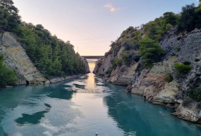 Απόπειρα αυτοκτονίας στη Διώρυγα της Κορίνθου – Συναγερμός για 16χρονη [Βίντεο]