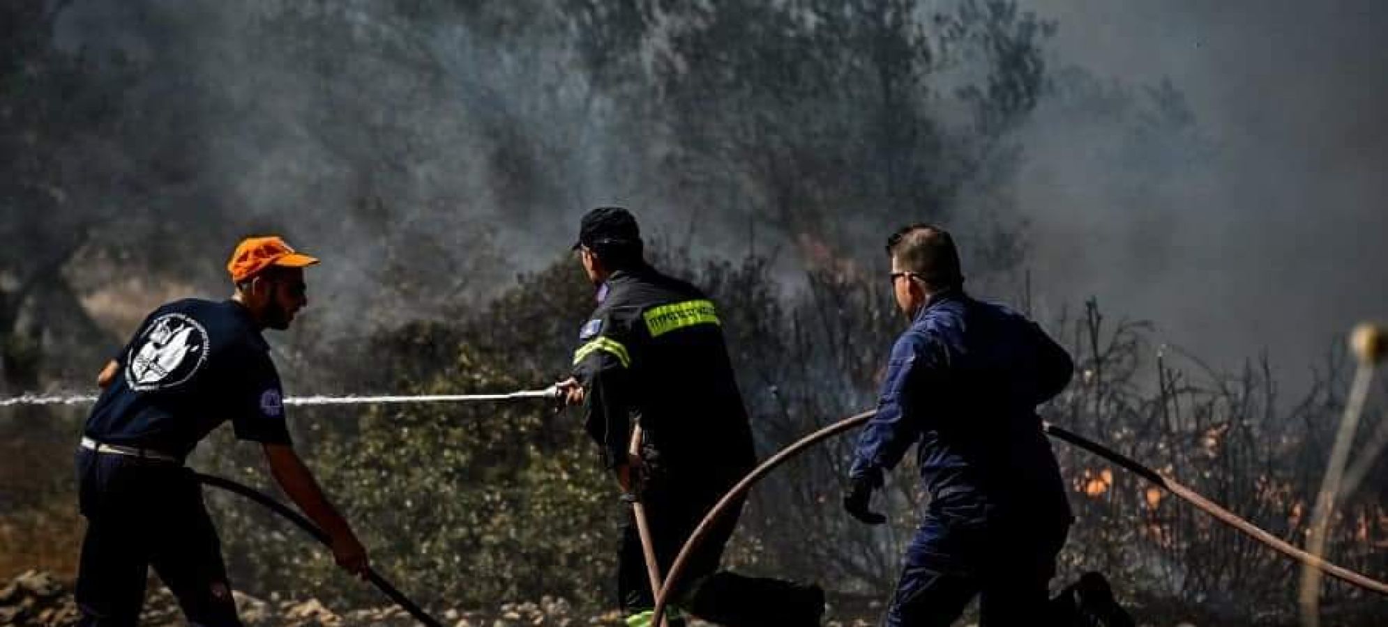 Πυρκαγιά στο Αμόνι Κορινθίας: Εκκένωση με 112 – Επιχειρούν αεροσκάφη και ελικόπτερα
