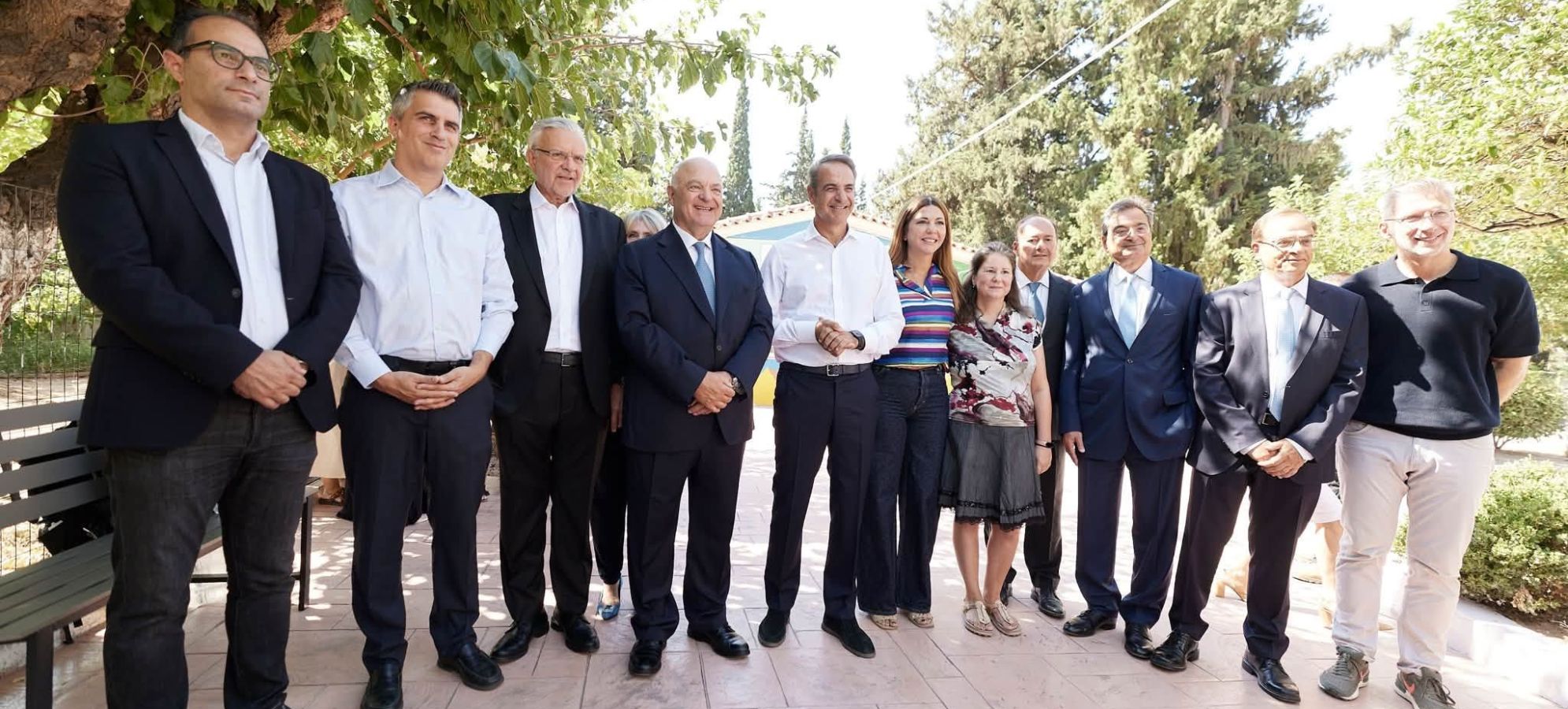 Κυριάκος Μητσοτάκης και Χρίστος Δήμας στο ανακαινισμένο σχολείο «Ρόζα Ιμβριώτη»