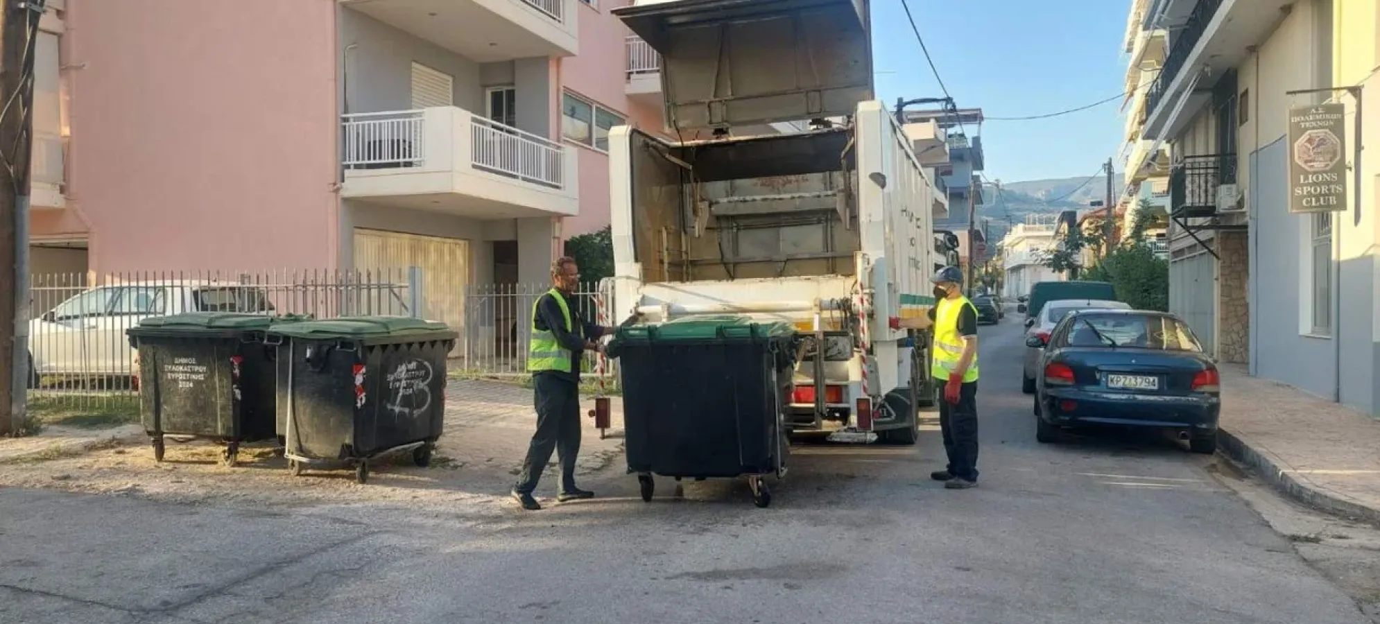 Ξυλόκαστρο: Συνεχίζεται ο καθαρισμός και η απολύμανση των κάδων