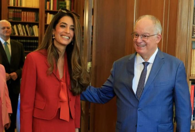 Αμάλ Κλούνεϊ στο Προεδρικό Μέγαρο – Η συνάντηση με τον Κωνσταντίνο Τασούλα