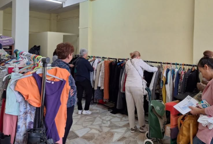 155 δικαιούχοι έλαβαν τρόφιμα και ρουχισμό από τον Δήμο Ξυλοκάστρου – Ευρωστίνης