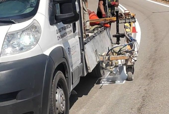 Άγιοι Θεόδωροι: Διαγραμμίσεις και συντήρηση δρόμων