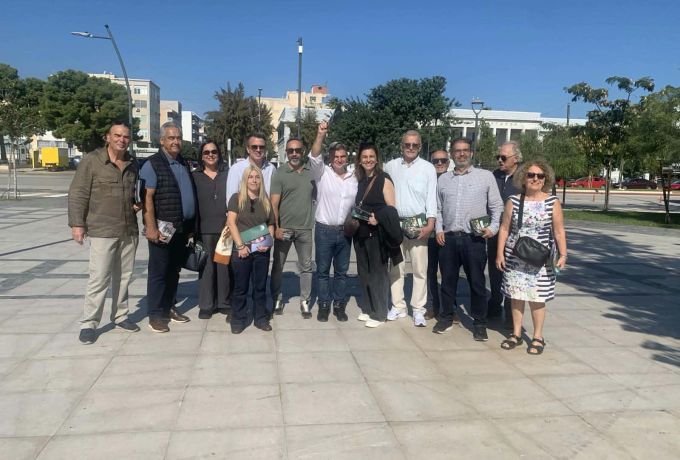 Κλιμάκιο του ΠΑΣΟΚ με τον Νικόλα Φαραντούρη επισκέφθηκε την Κόρινθο