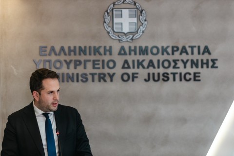 Όμηρος Τσάπαλος - Εκπρόσωπος Τύπου Υπουργείου Εθνικής Οικονομίας και Οικονομικών: «Η Οικονομία χρειάζεται Ασφάλεια Δικαίου»