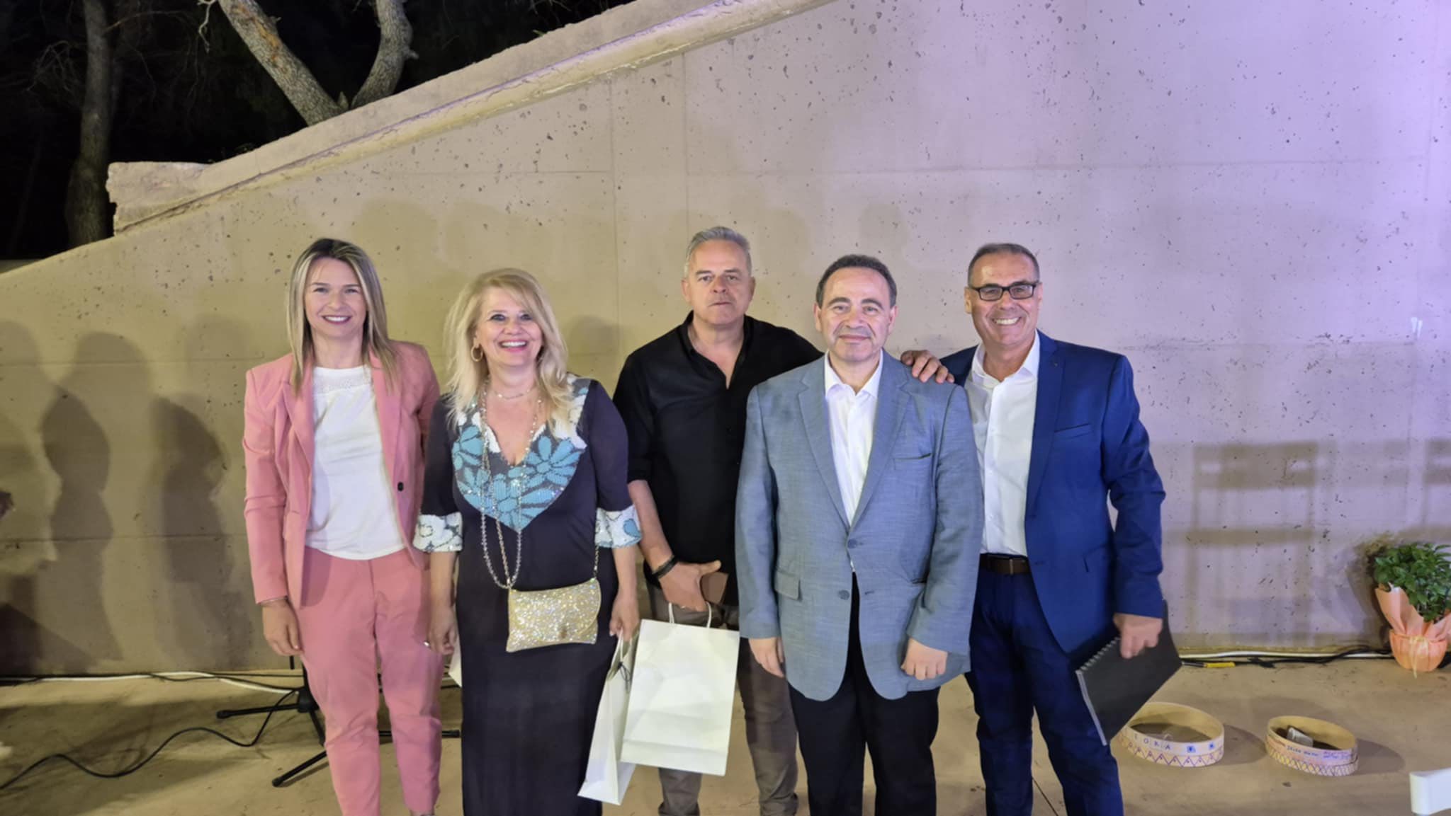 Το 1ο Δημοτικό Σχολείο Λουτρακίου «Ελευθέριος Κ. Βενιζέλος» ενώνει τα σχολεία στη 2η  Γιορτή Παραδοσιακών Χορών Σχολείων Πρωτοβάθμιας Εκπαίδευσης        