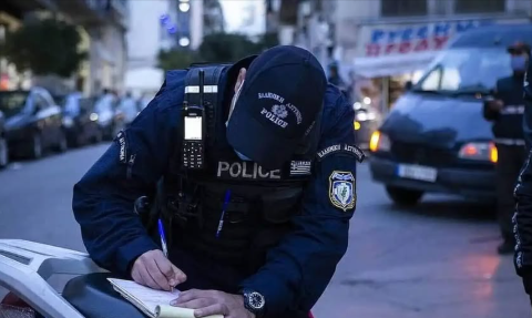  Νέος Κ.Ο.Κ.: Πάνω από 3.000 παραβάσεις βεβαιώθηκαν τη δεύτερη εβδομάδα της εκστρατείας «Μηδενική ανοχή στη μη χρήση κράνους».