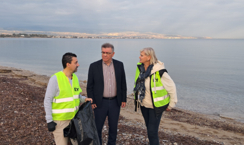 Δράσεις καθαρισμού παραλίας στον Δήμο Κορινθίων — συνεχίζεται η συνεργασία με την ΕΥ