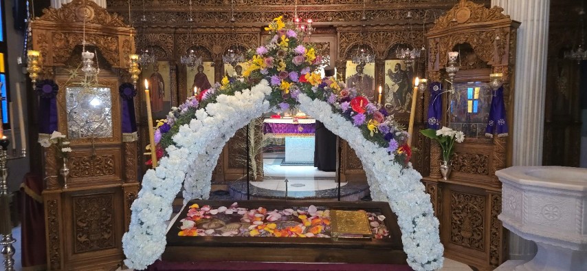 iera moni panton kalentzi