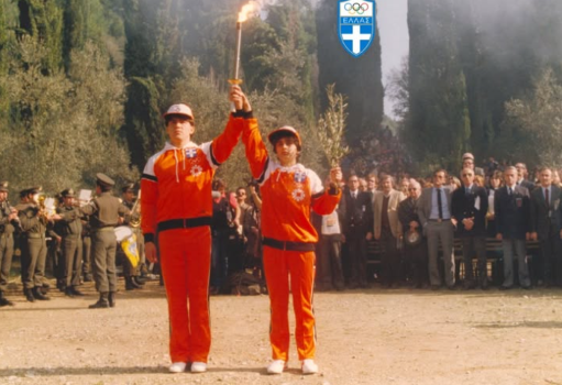 Ο Χάρης Καραλής, πρώτος λαμπαδηδρόμος για τους Χειμερινούς Ολυμπιακούς του 1984, συνεχίζει την οικογενειακή Ολυμπιακή παράδοση