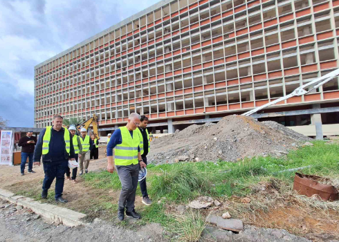 Αυτοψία στο υπό κατασκευή Διοικητήριο της ΠΕ Μεσσηνίας | Δημήτρης Πτωχός: «Το έργο περνά σε νέα, σταθερή και παραγωγική φάση»