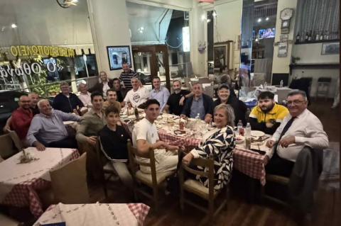 Γεύμα μετά το συμβούλιο: Χαμόγελα και απουσίες στην ομάδα Σταυρέλη