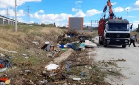 Συνεχείς καθαρισμοί ανεξέλεγκτων εστιών ρύπανσης στον Άγιο Χαράλαμπο από τον Δήμο Λουτρακίου – Περαχώρας – Αγίων Θεοδώρων