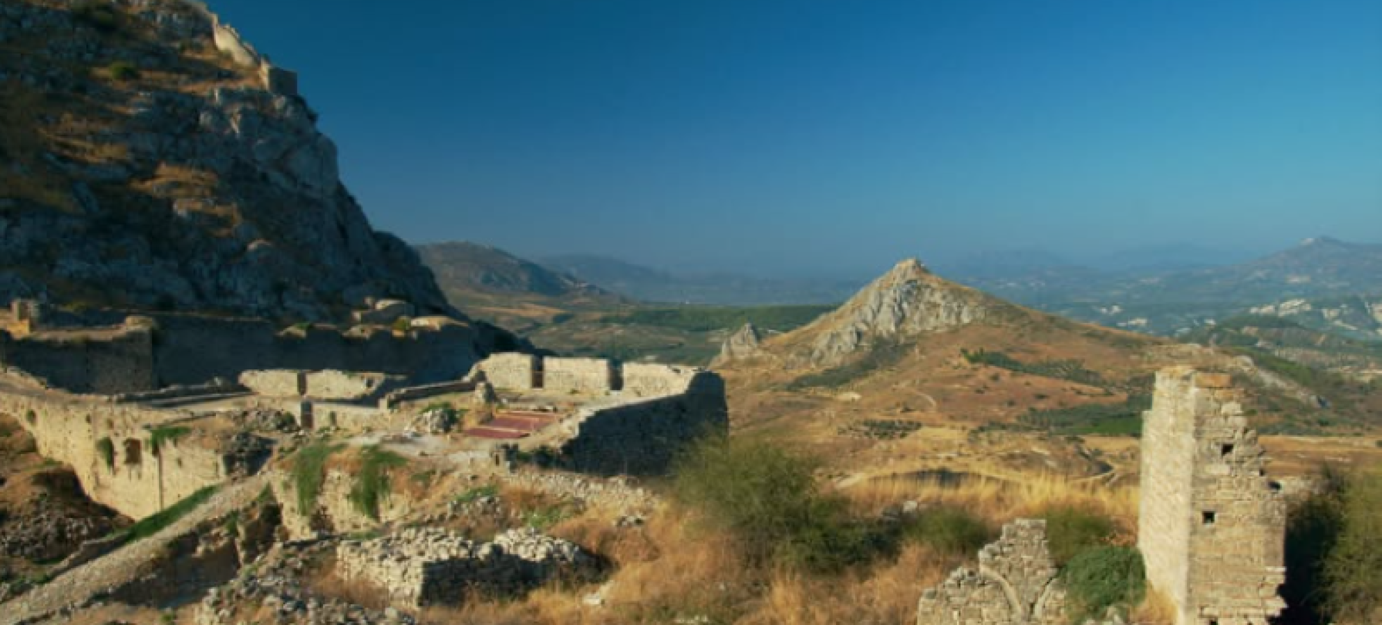 Απογευματινός περίπατος στον Ακροκόρινθο – Πεντεσκούφι από τον Ελληνικό Ορειβατικό Σύλλογο Κορίνθου