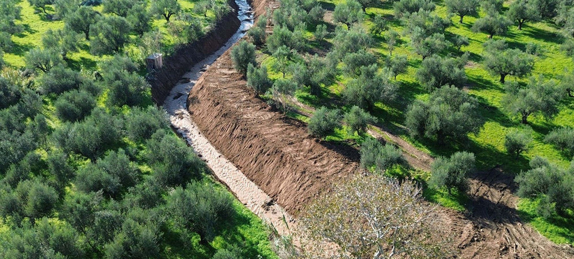 Έργα άνω των 2,2 εκατ. ευρώ για ασφαλείς μετακινήσεις, αντιπλημμυρική προστασία και αναβάθμιση υποδομών από την Περιφέρεια Πελοποννήσου
