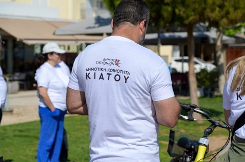 Ημέρα Εθελοντισμού σήμερα στο Κιάτο και αίμα δώσαμε  και την παραλία καθαρίσαμε και τα σουβλάκια μας ψήσαμε 