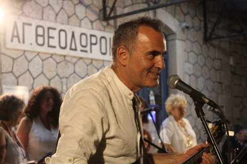 Καλοκαιρινή Μουσική Βραδιά στους Αγίους Θεοδώρους με τους  Μάκη Ψαραδέλλη και Νίκο Καλίνη