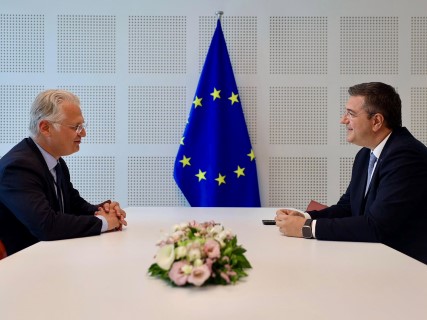 Συνάντηση του Περιφερειάρχη Πελοποννήσου Δημήτρη Πτωχού με τον Έλληνα Επίτροπο Απόστολο Τζιτζικώστα στις Βρυξέλλες