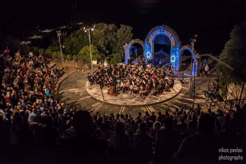 THEATRO REIWOODLOYTRAKI