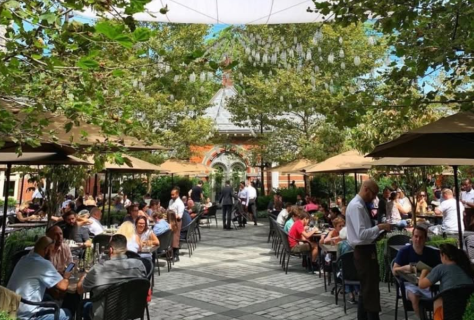 Taverna on the Green