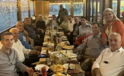 Δήμος Κορινθίων: Ένα συμβούλιο γεμάτο εντάσεις – Μια φωτογραφία με πολιτικά μηνύματα