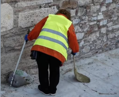 Ματίνα Πάξου: «Σεβασμός στους οδοκαθαριστές – Δίνουν την ψυχή τους για να κρατήσουν τον τόπο μας καθαρό»