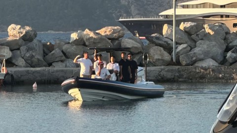 Στο Αλεποχώρι με την θαλαμηγό του αξίας $400 εκατ. ο Μαρκ Ζούκερμπεργκ