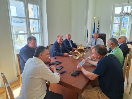 Συνάντηση του Περιφερειάρχη Πελοποννήσου Δημήτρη Πτωχού με εκπροσώπους των Ομοσπονδιών Επαγγελματιών, Βιοτεχνών και Εμπόρων της Πελοποννήσου
